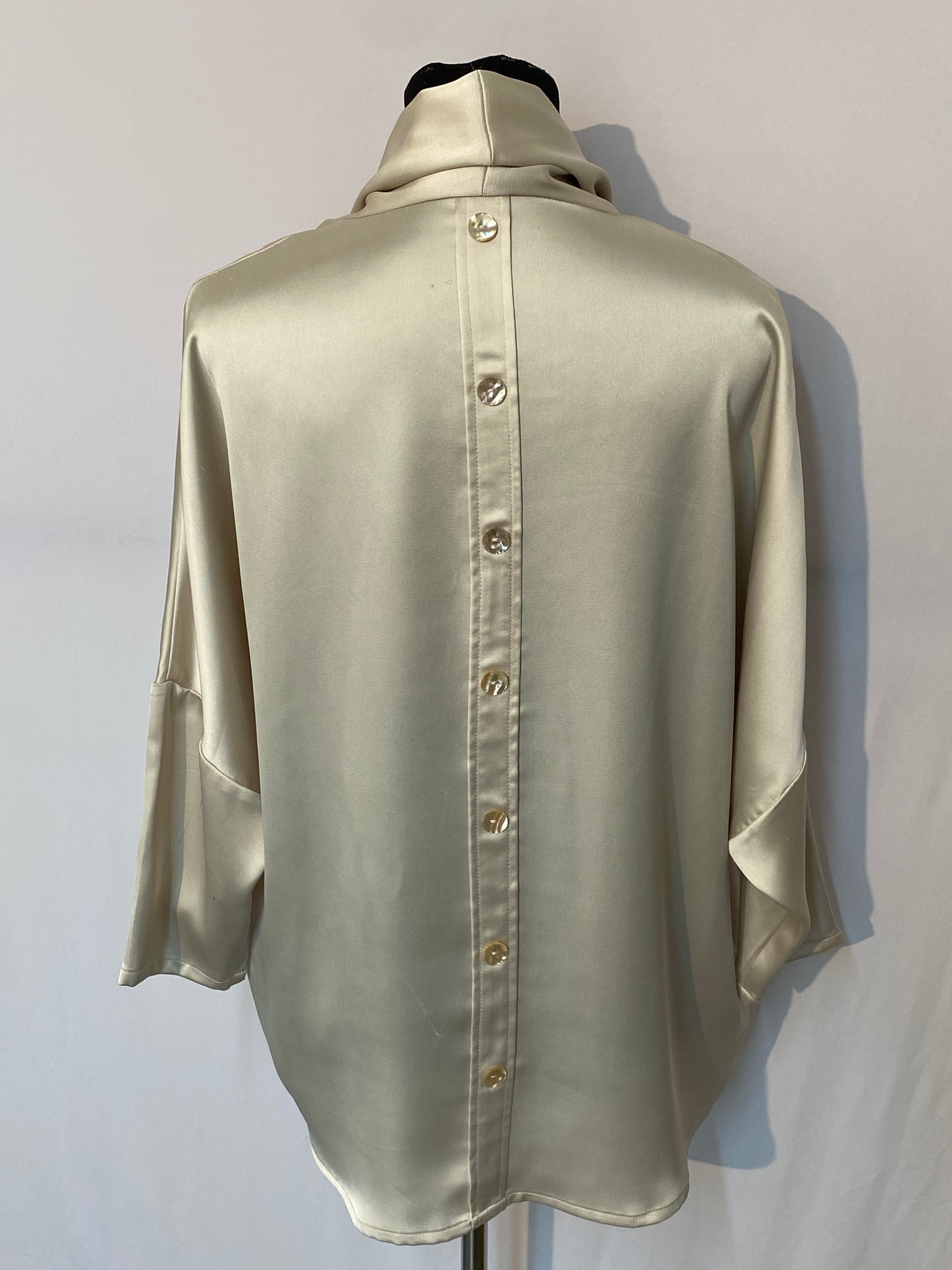 Button Back Loose Turtleneck Satin Sweater