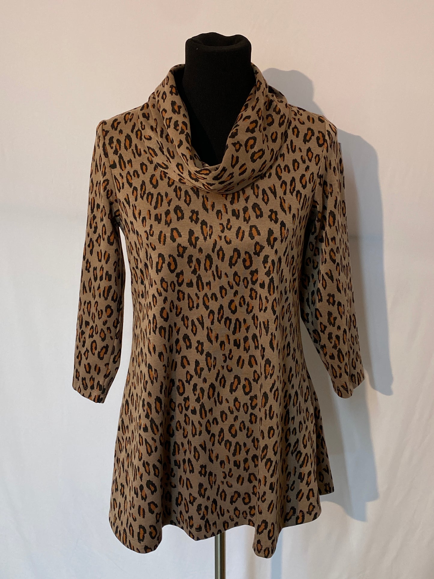 Button Back Loose Turtleneck Cheetah Sweater