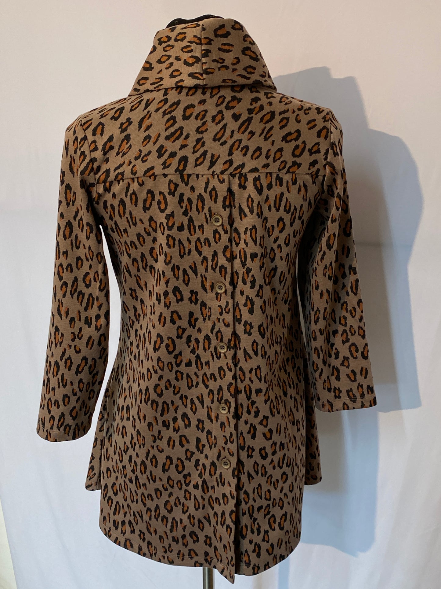 Button Back Loose Turtleneck Cheetah Sweater